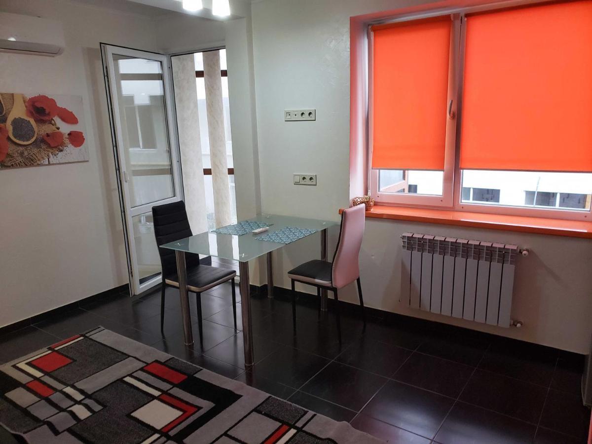Unique 1 Bd Apt Dt W/Free Parking And Wi-Fi Appartamento Chişinău Esterno foto