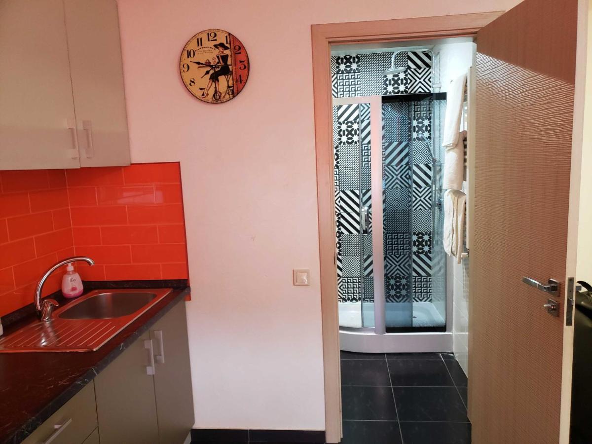 Unique 1 Bd Apt Dt W/Free Parking And Wi-Fi Appartamento Chişinău Esterno foto